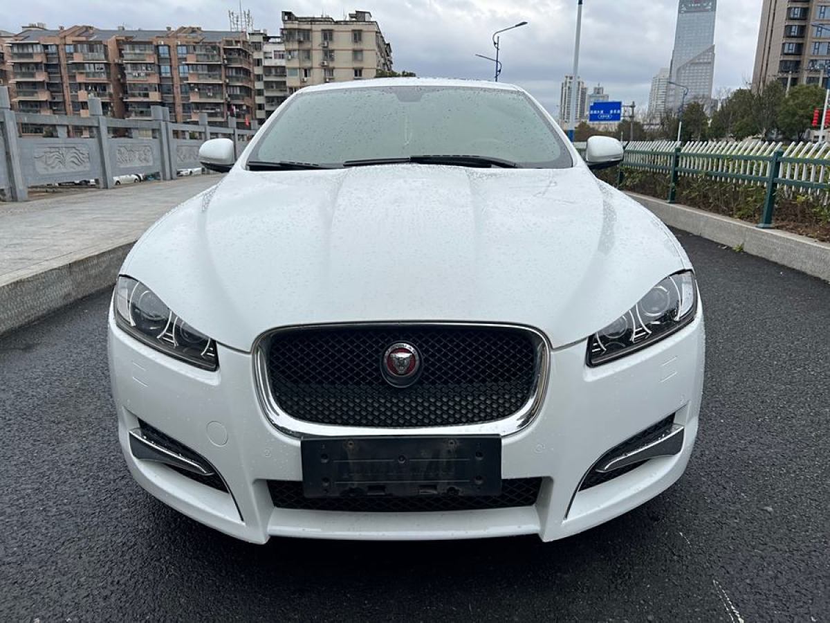 捷豹 XF  2015款 XF 3.0 SC R-Sport 豪華版圖片