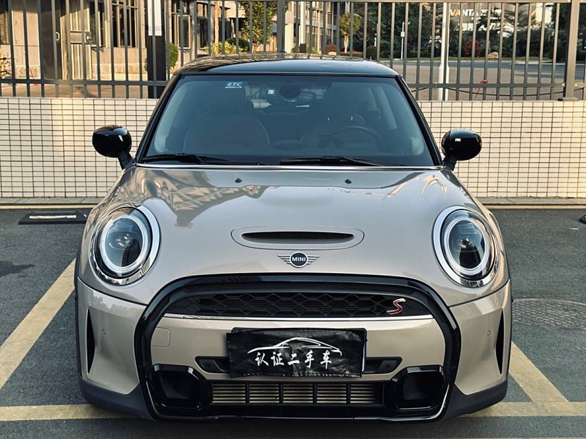 2022年6月MINI MINI  2022款 改款 2.0T COOPER S 藝術(shù)家