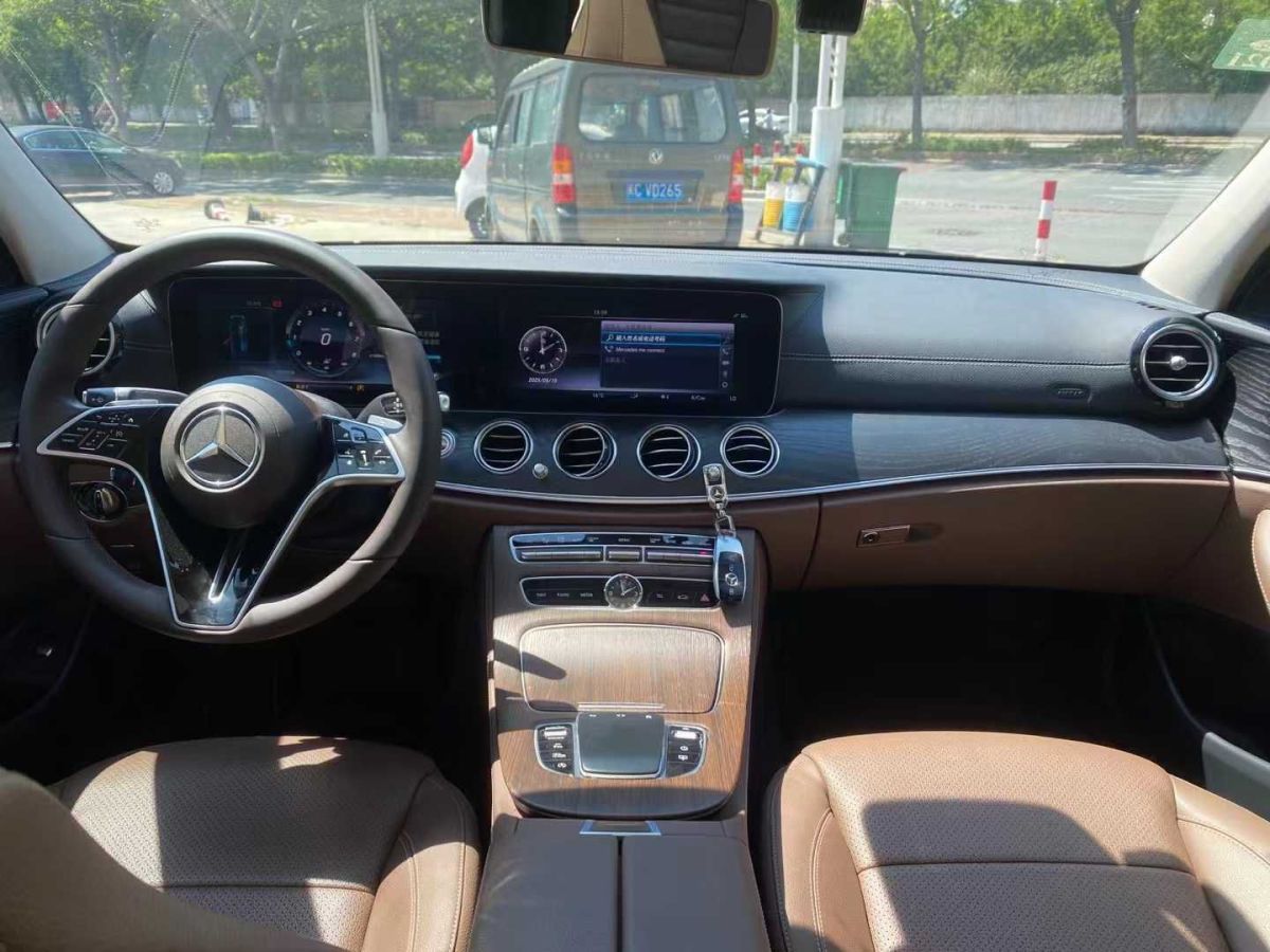 奔馳 奔馳E級  2017款 E 300 L 豪華型圖片