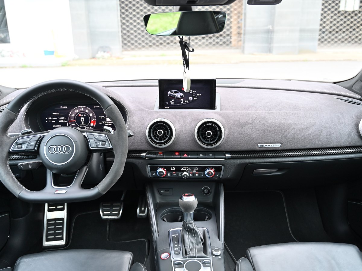 2019年1月奥迪 奥迪RS 3  2017款 RS 3 2.5T Limousine