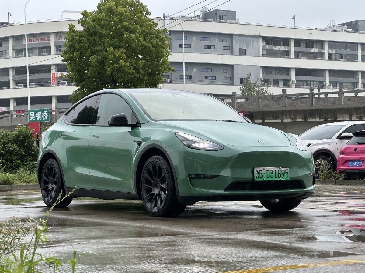 特斯拉 Model Y  2021款 改款 標(biāo)準(zhǔn)續(xù)航后驅(qū)升級版圖片