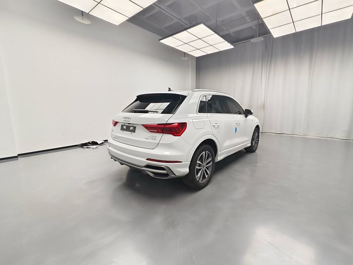 奧迪 奧迪Q3  2022款 35 TFSI 時(shí)尚動(dòng)感型圖片