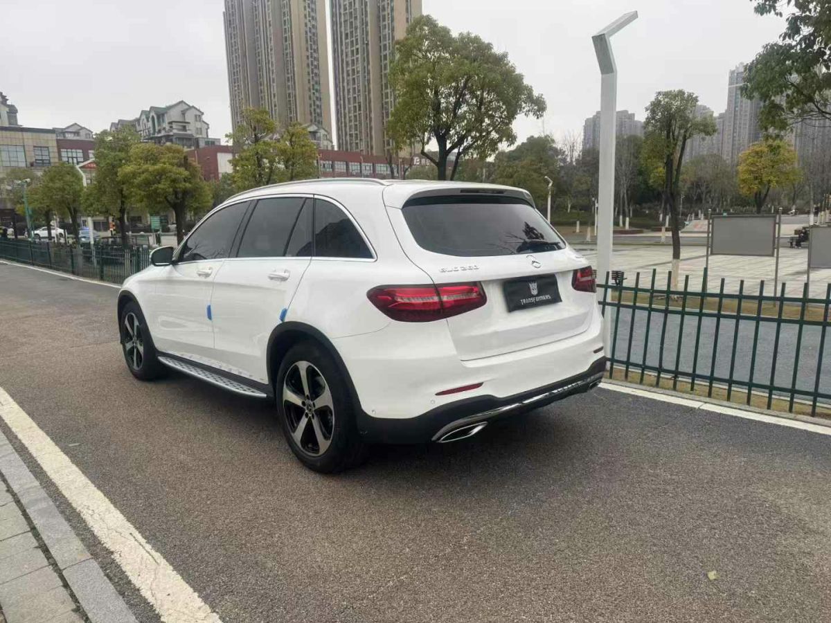 2018年8月奔馳 奔馳GLC  2018款 GLC 300 4MATIC 豪華型