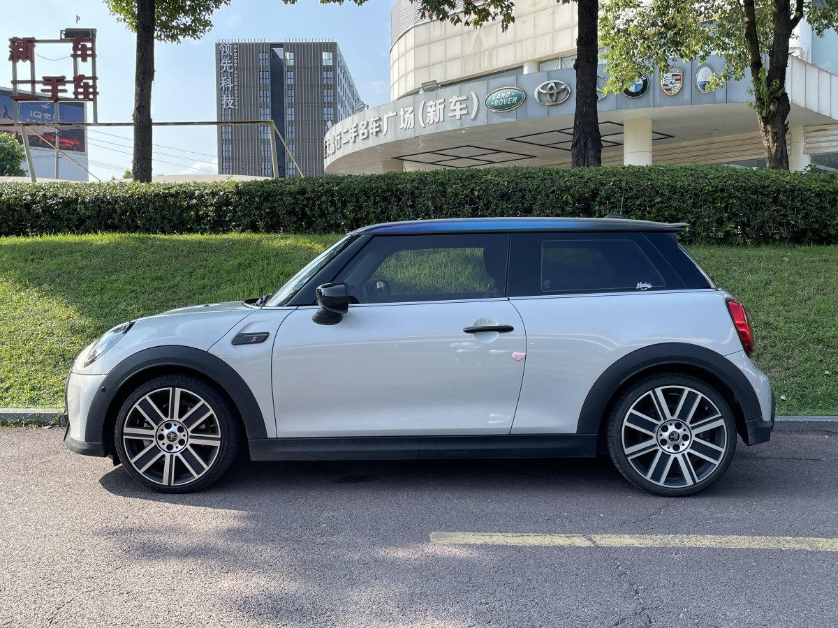 2022年9月MINI MINI  2022款 2.0T COOPER S 黑標(biāo)特別版