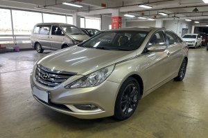 索纳塔 现代 2.0L 自动领先版