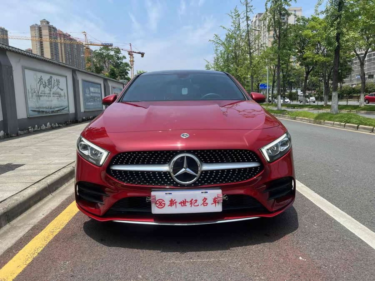 奔馳 奔馳A級  2022款 改款 A 200 L 運(yùn)動轎車時尚型圖片