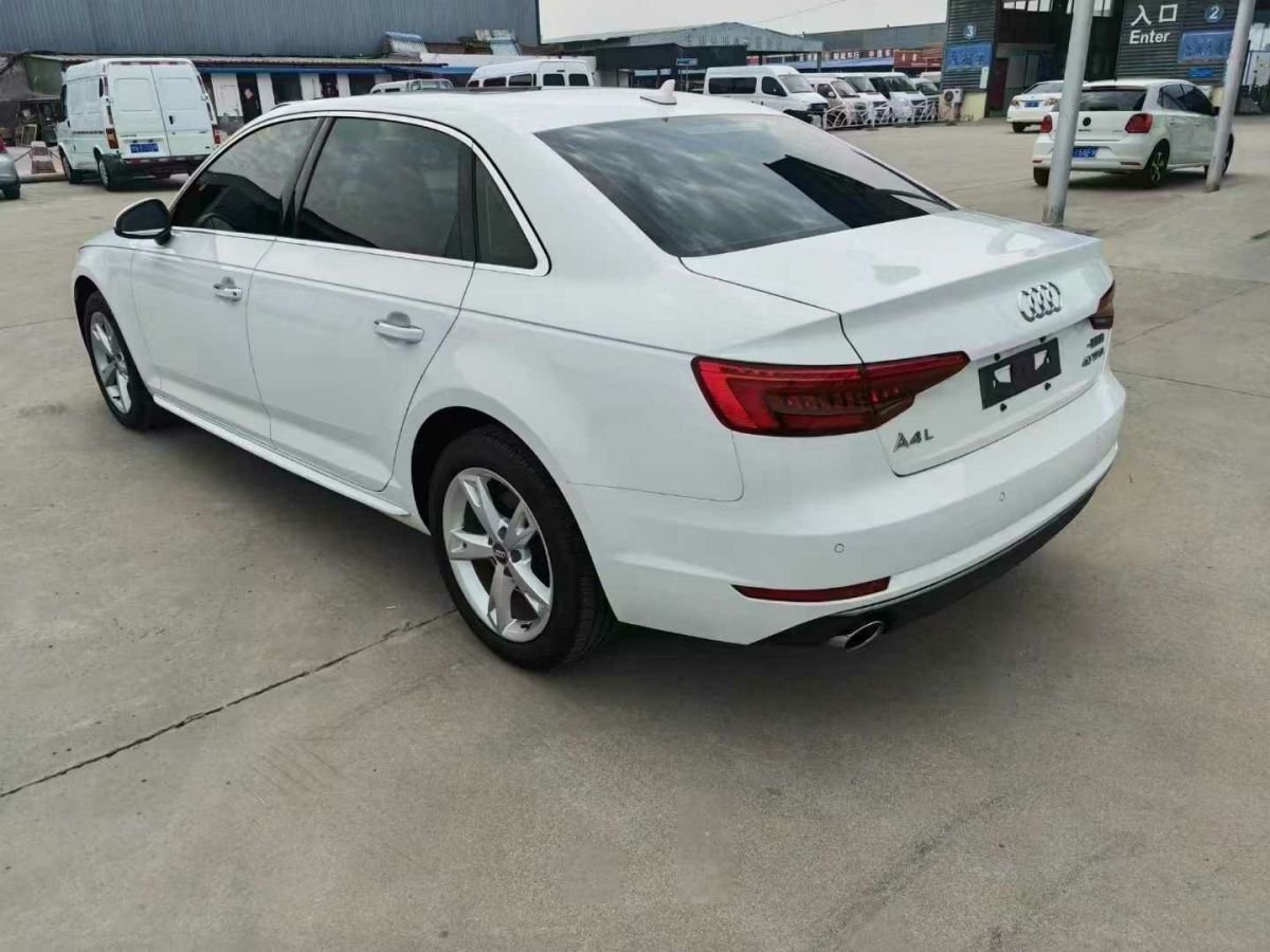 奧迪 奧迪A4L  2017款 A4L 40TFSI 時尚型圖片