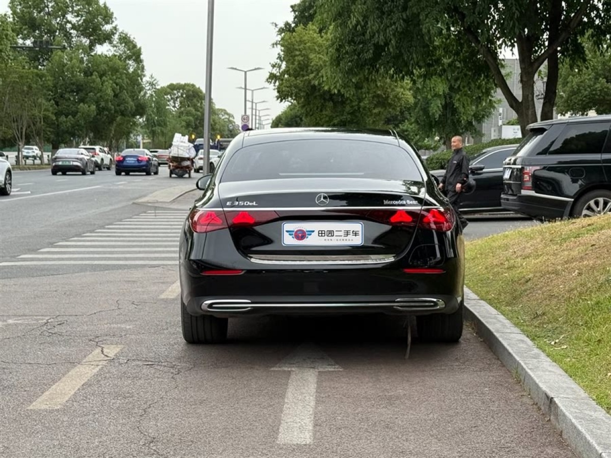 奔馳 奔馳E級(jí)新能源  2024款 E 350 e L 插電式混合動(dòng)力轎車圖片