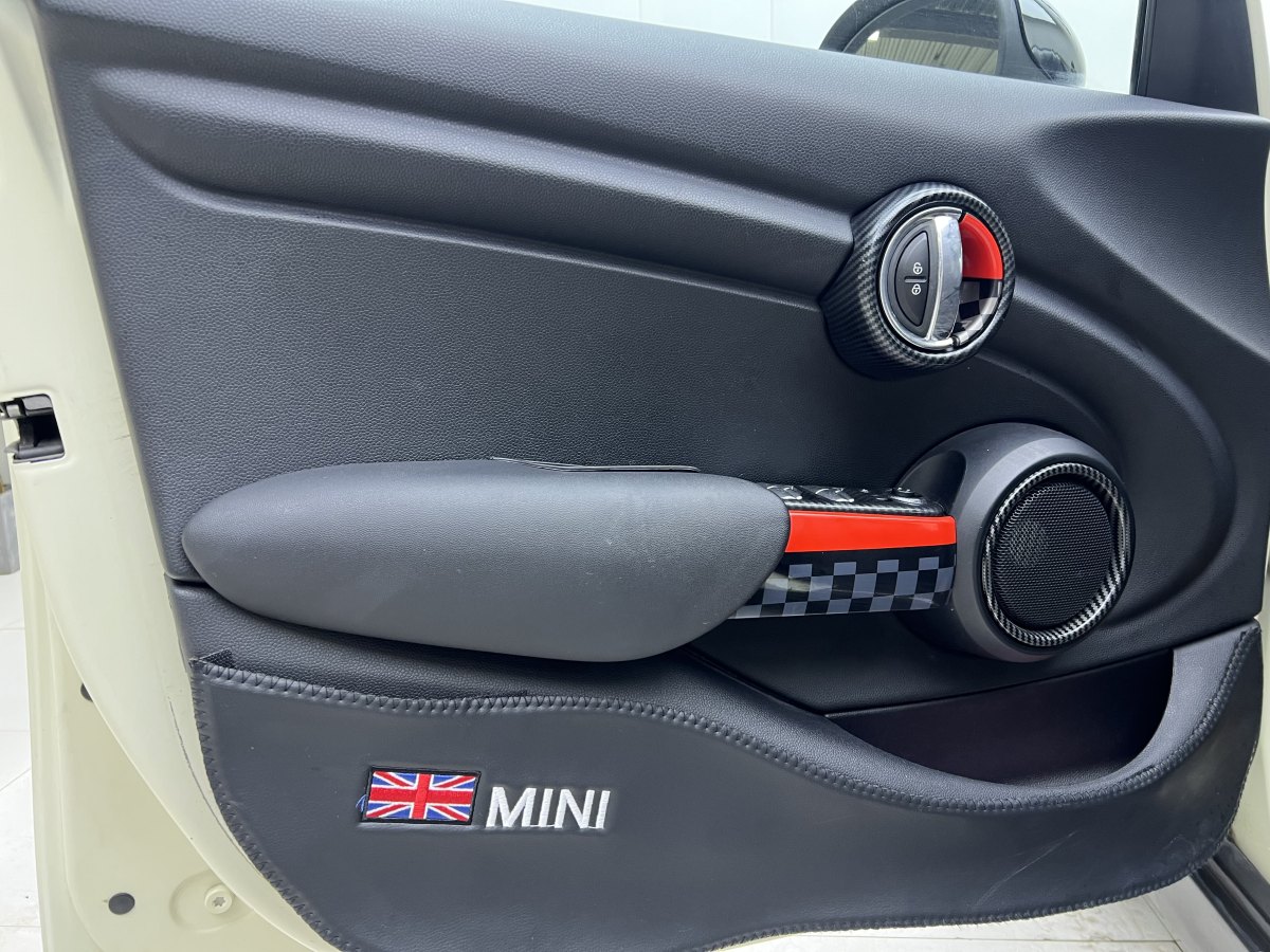 MINI MINI  2015款 1.2T ONE 五門版圖片