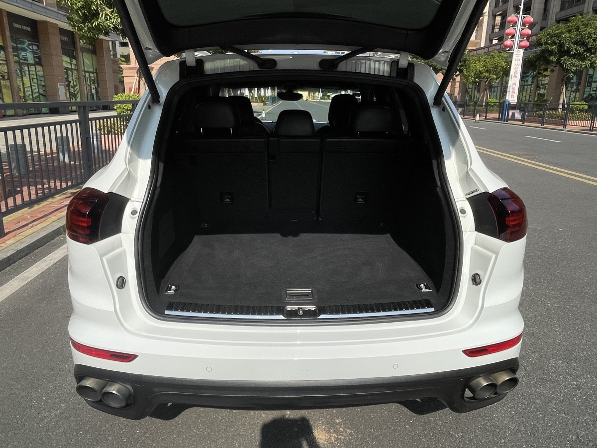 2019年1月保時捷 Cayenne新能源  2016款 Cayenne S E-Hybrid 3.0T