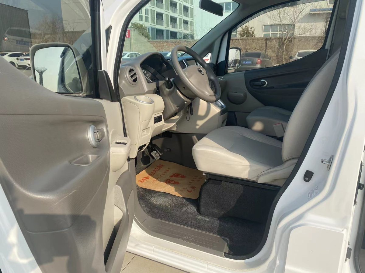 日產(chǎn) NV200  2018款 1.6L CVT豪華型圖片