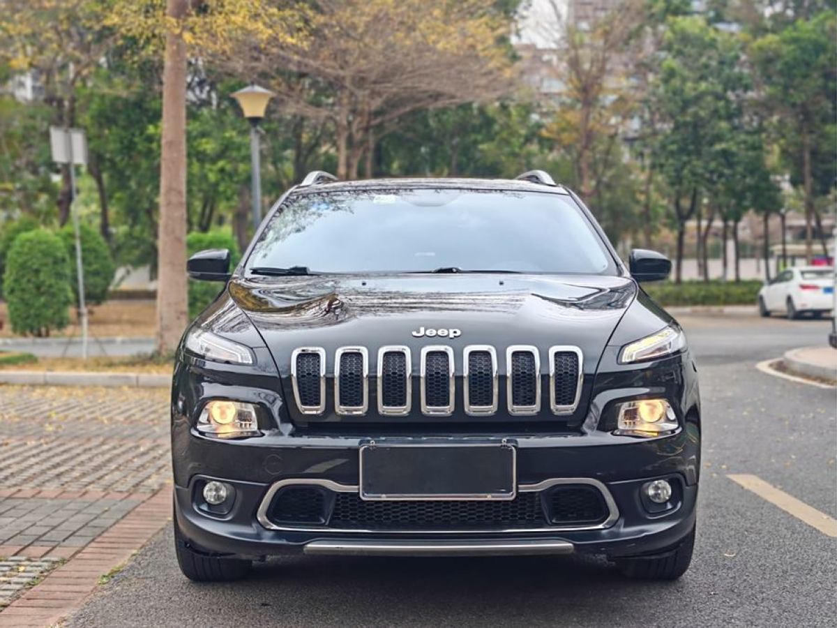 Jeep 自由光  2017款 2.0L 優(yōu)越版圖片