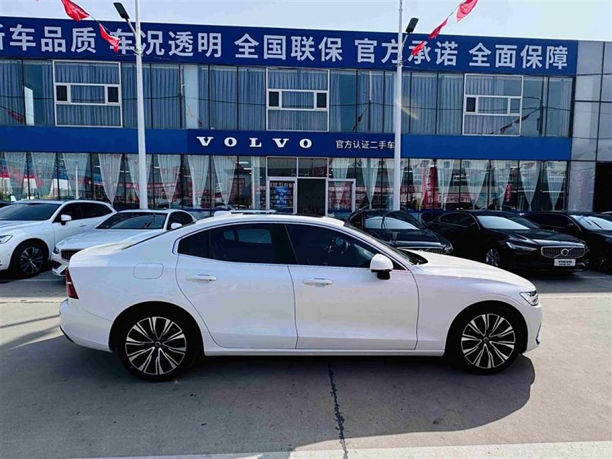 2023年6月沃爾沃 S60L  2023款 B4 智遠(yuǎn)豪華版