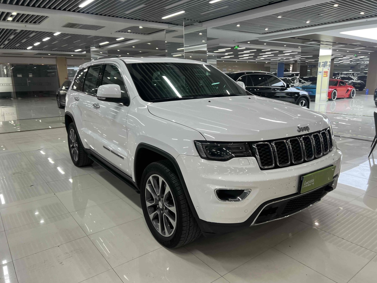 Jeep 大切諾基  2017款 3.6L 精英導(dǎo)航版圖片