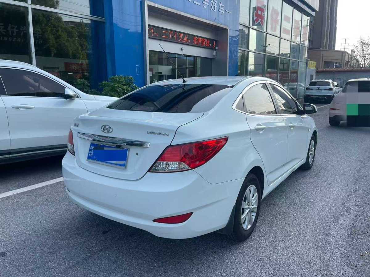現(xiàn)代 瑞納  2010款 三廂 1.4L 自動舒適型GS圖片