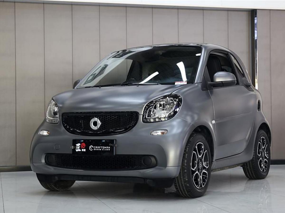 2019年8月smart fortwo  2019款 0.9T 66千瓦硬頂先鋒版 國VI