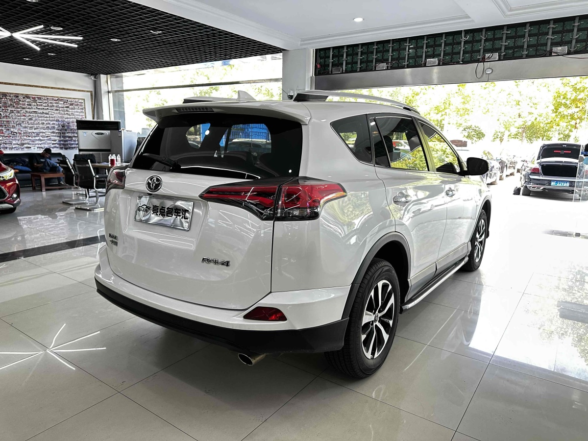 2018年11月豐田 RAV4  2016款 榮放 2.0L CVT兩驅(qū)風尚版