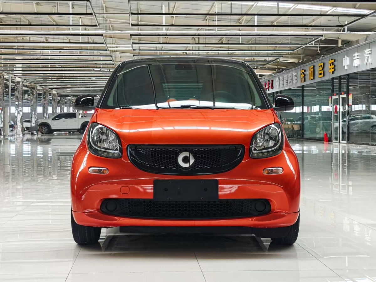 2016年03月smart fortwo  2015款 1.0L 52千瓦硬頂激情版