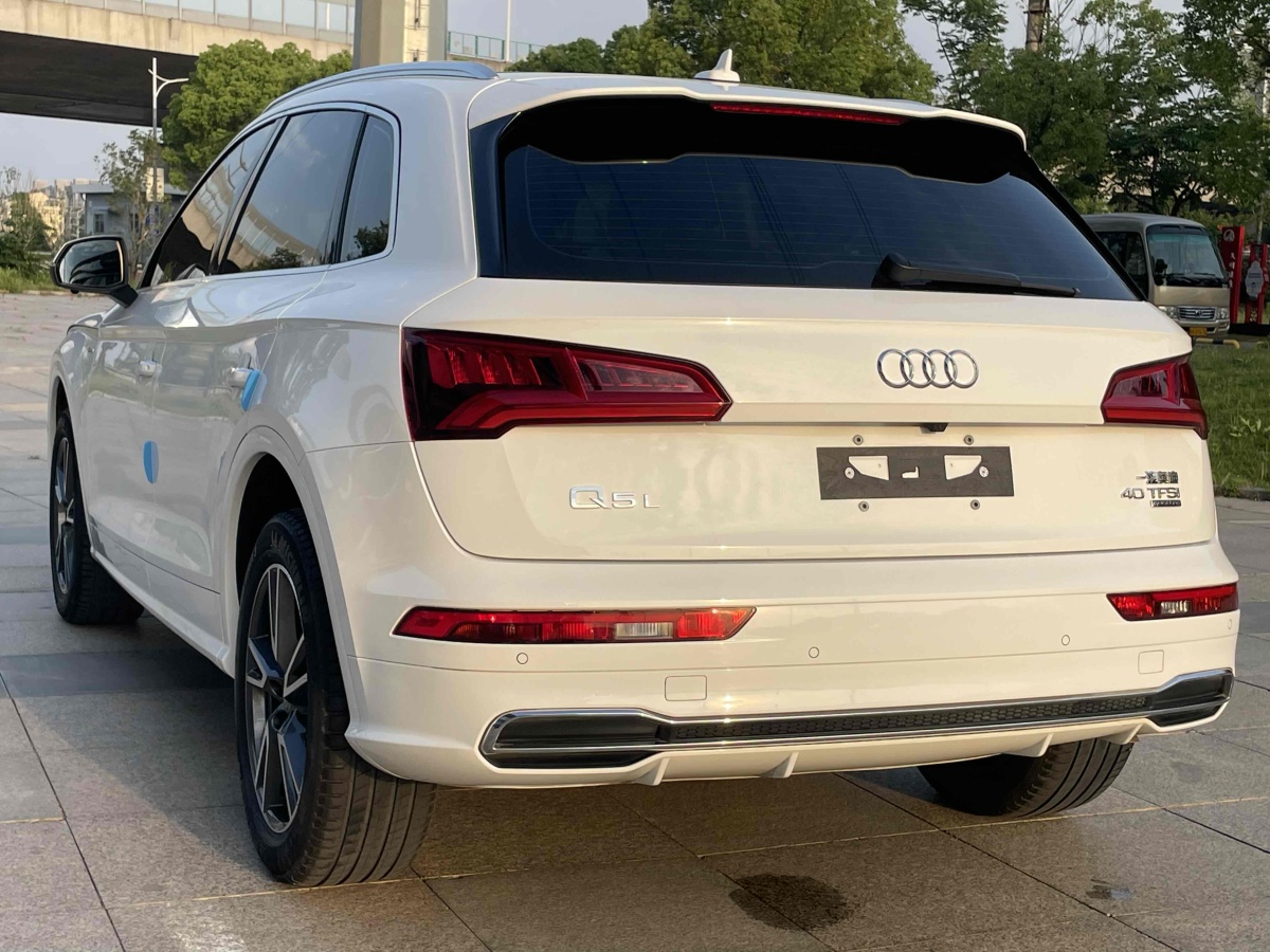 2019年5月奧迪 奧迪Q5L  2018款 40 TFSI 榮享時(shí)尚型