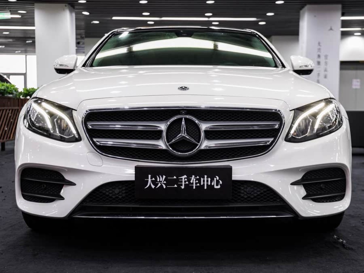 奔馳 奔馳E級(jí)  2020款 E 300 L 運(yùn)動(dòng)豪華型圖片