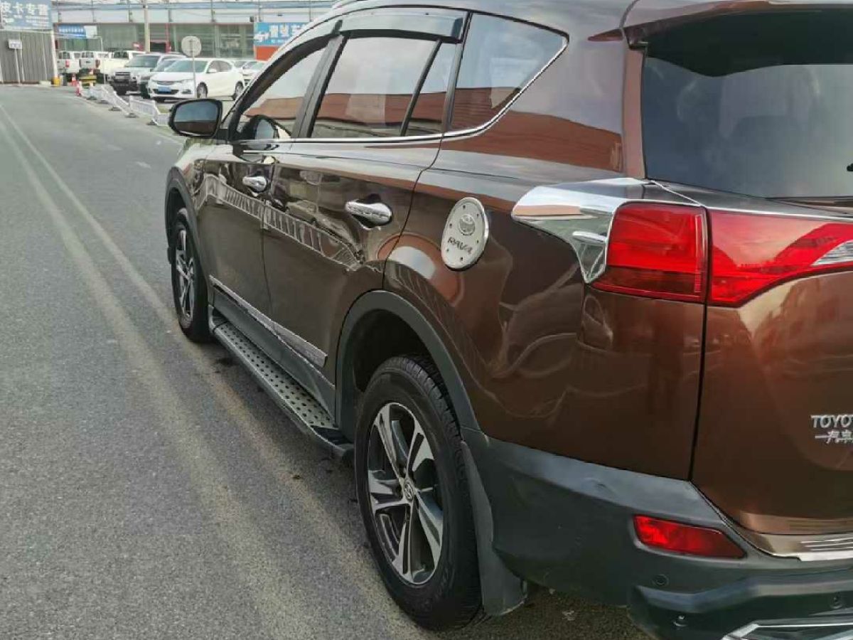 豐田 RAV4榮放  2015款 2.0L CVT兩驅(qū)都市版圖片