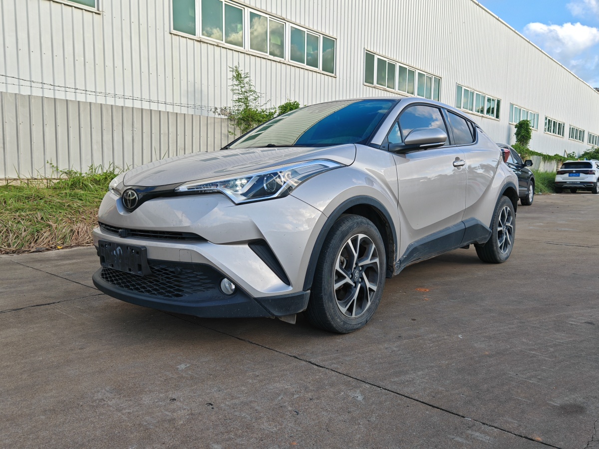 豐田 C-HR  2020款 2.0L 領(lǐng)先版圖片