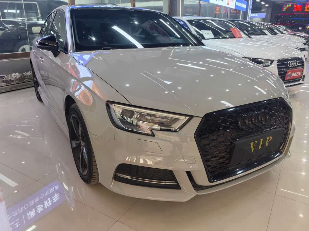 奧迪 奧迪A3  2018款 30周年年型 Limousine 35 TFSI 時(shí)尚型圖片