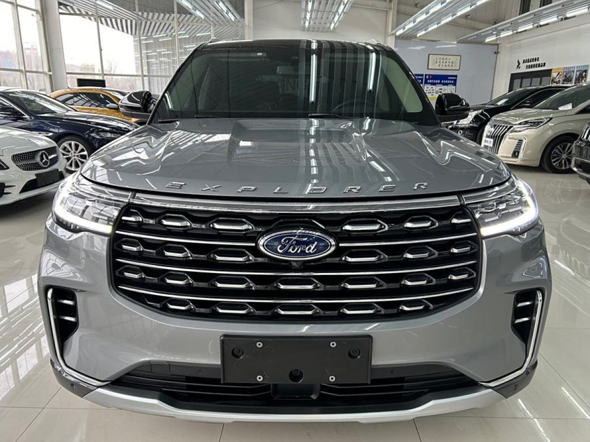 福特 探險(xiǎn)者  2023款 EcoBoost 285 四驅(qū)鈦金版 6座圖片