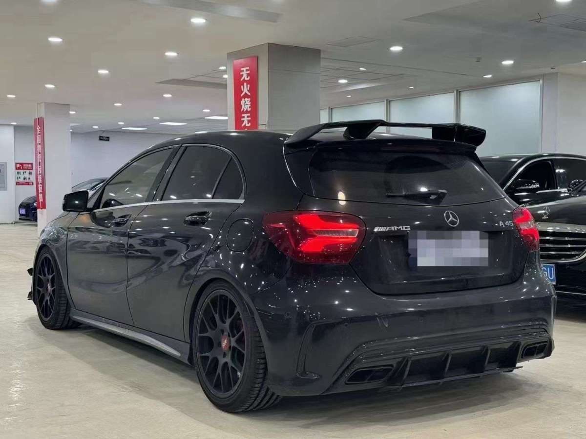 奔驰 奔驰A级AMG  2017款 AMG A 45 4MATIC 暗夜雷霆限量版图片