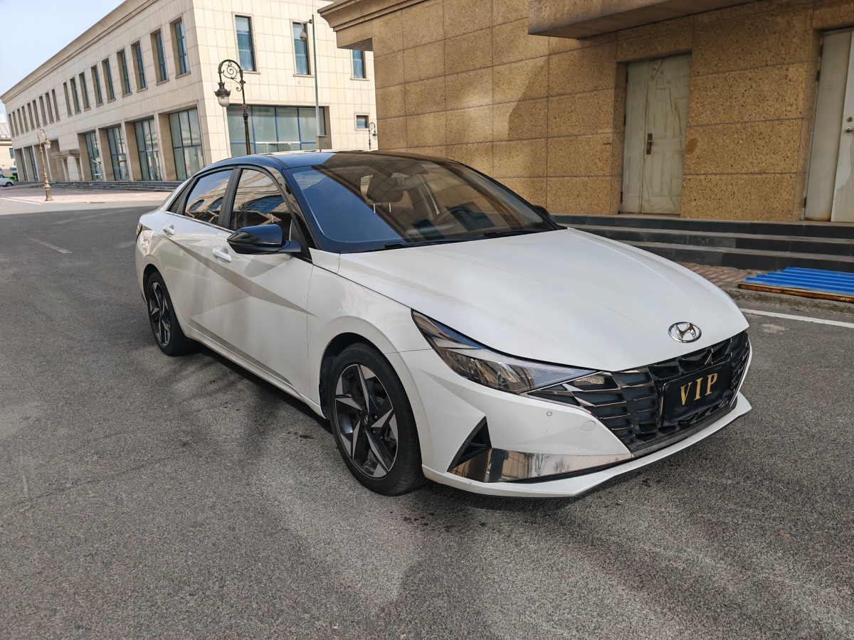 2022年3月現(xiàn)代 伊蘭特  2022款 1.5L CVT LUX尊貴版