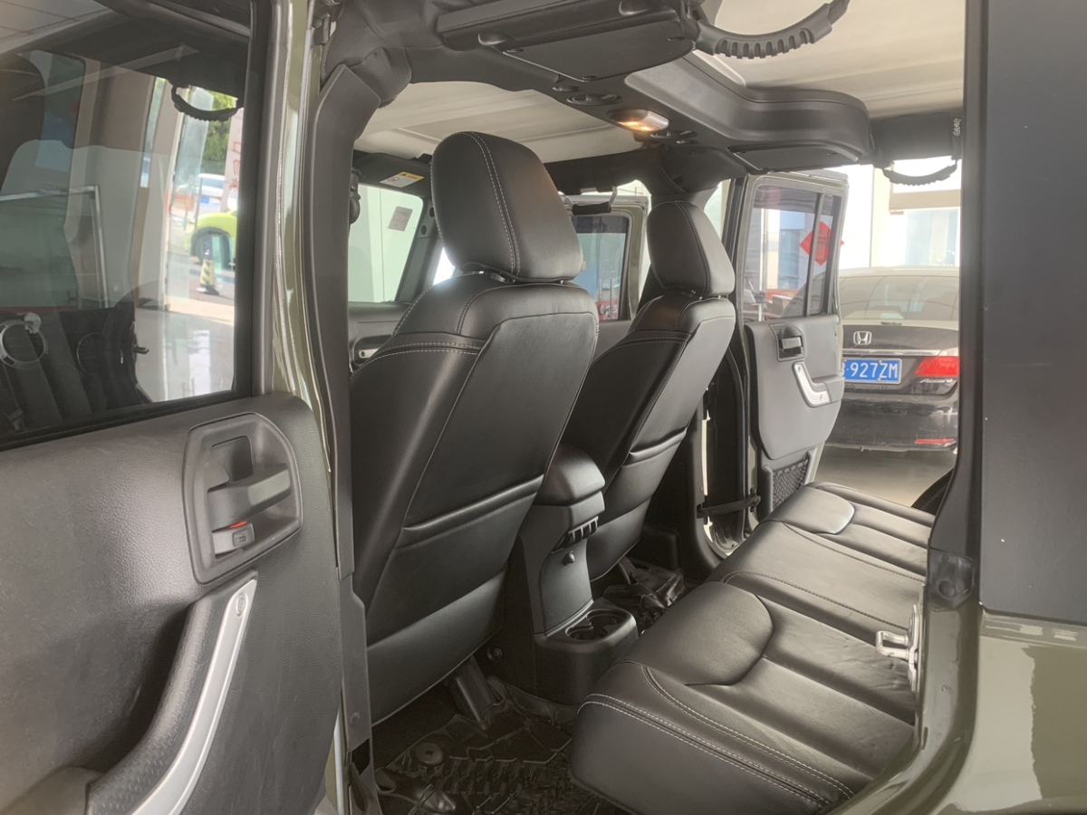 2015年11月Jeep 牧马人  2015款 3.6L Rubicon 四门版