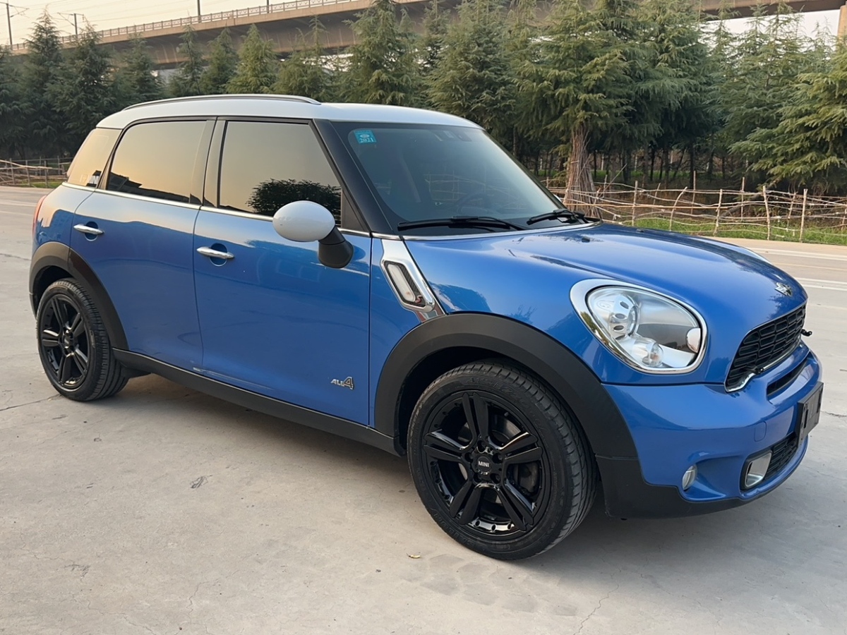 2014年04月MINI COUNTRYMAN  2013款 1.6T COOPER S ALL4 滑雪版