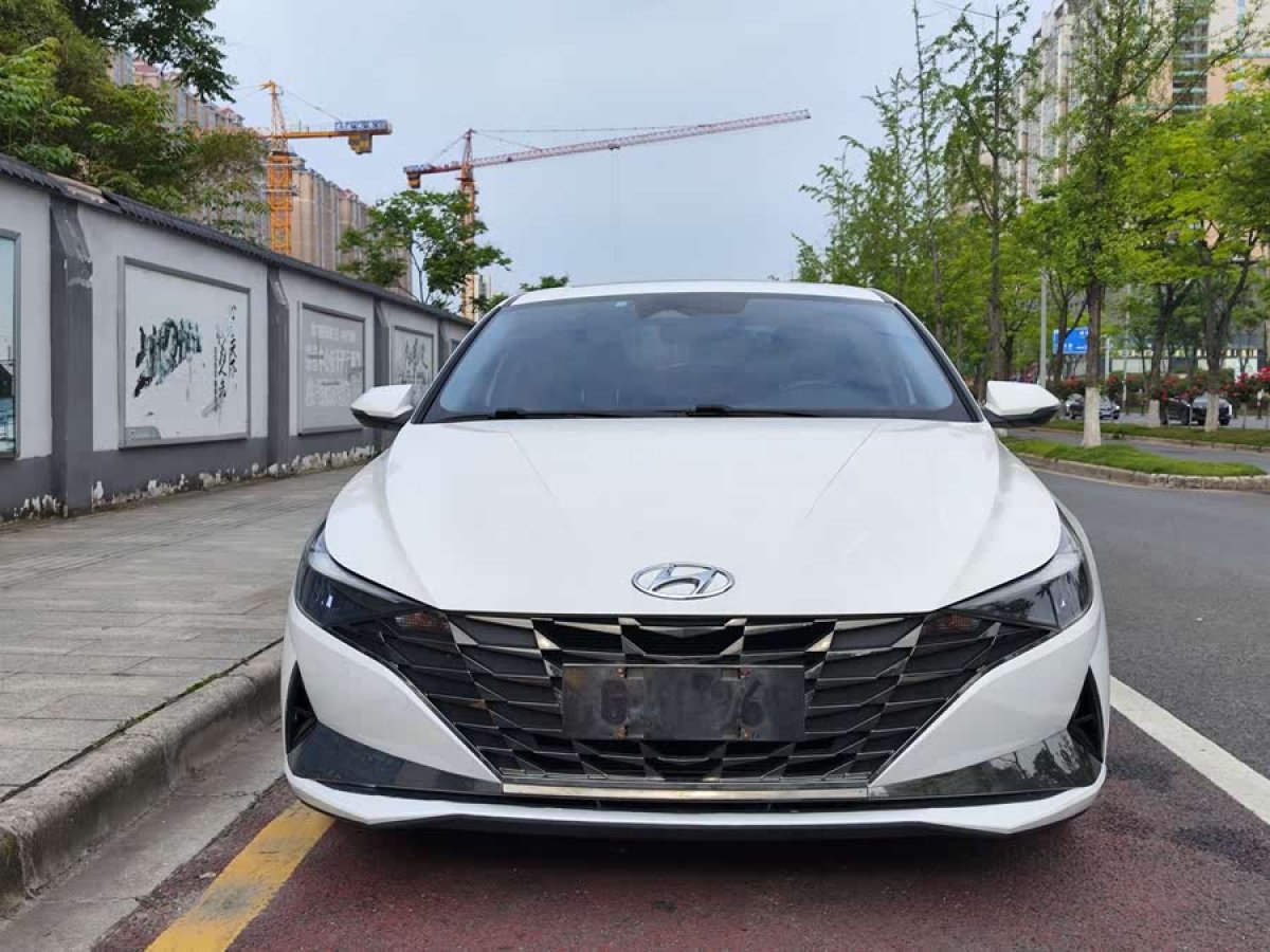 現(xiàn)代 伊蘭特  2021款 1.5L LUX尊貴版圖片