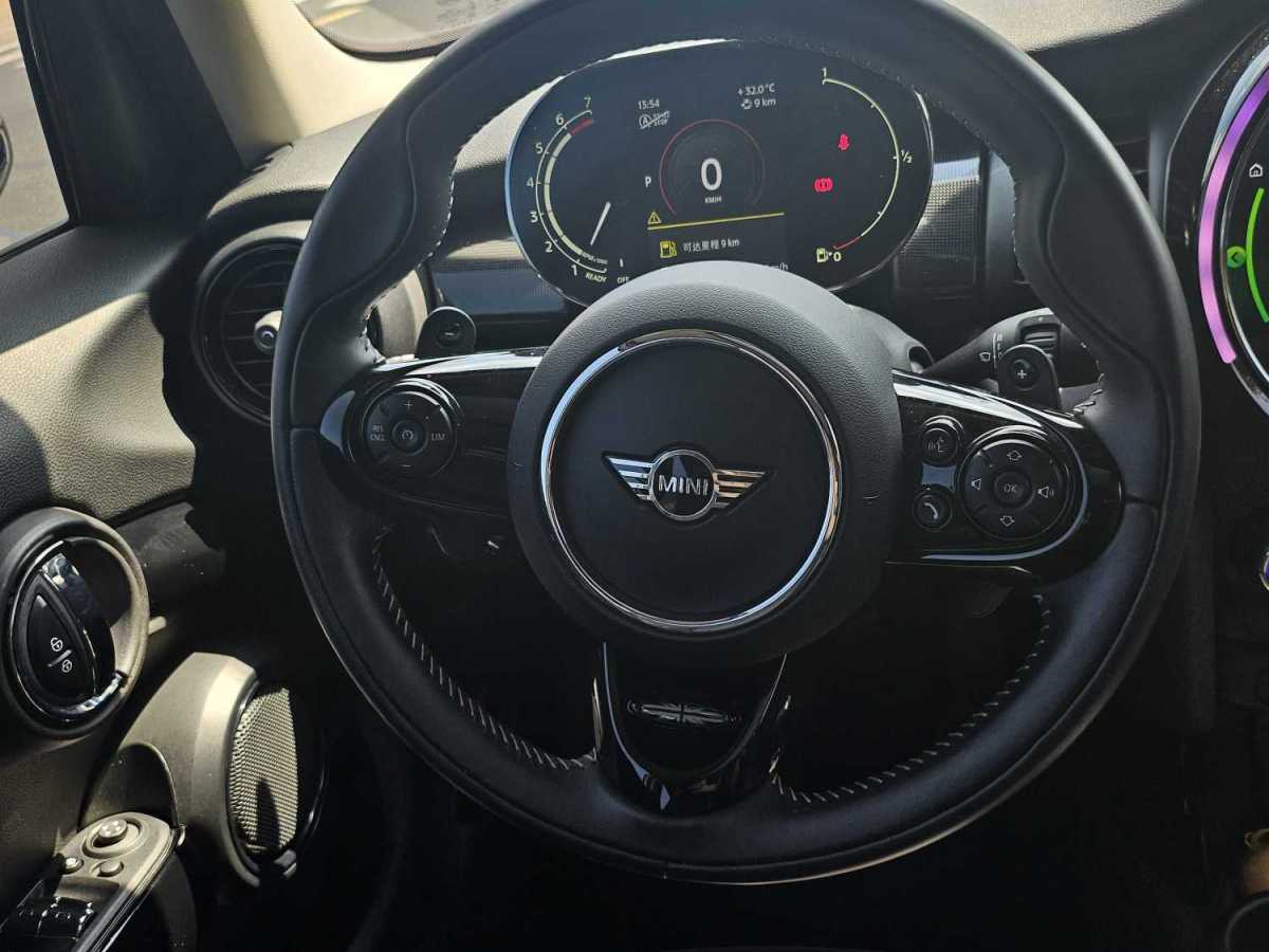 MINI MINI  2021款 2.0T COOPER S 藝術(shù)家 五門版圖片