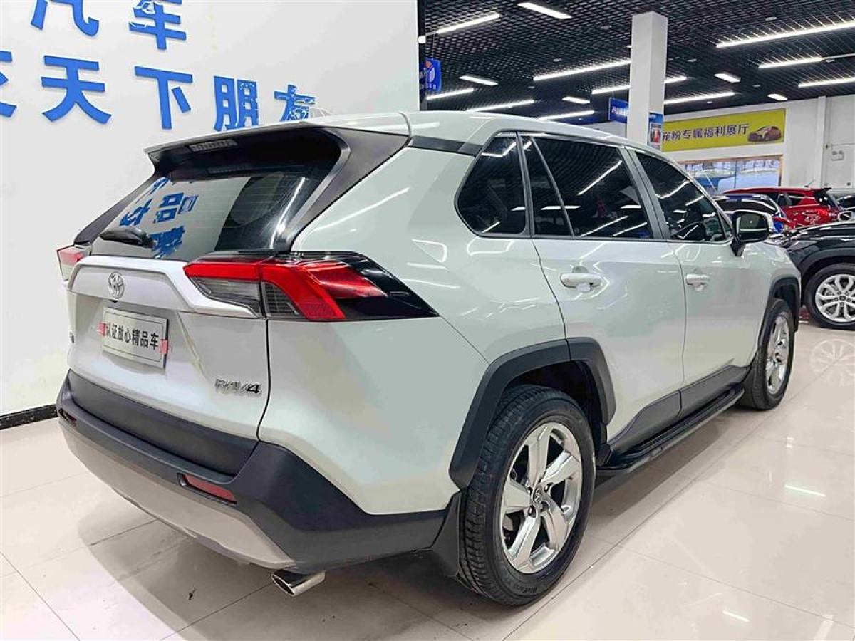 豐田 RAV4榮放  2020款 2.0L CVT兩驅(qū)風(fēng)尚PLUS版圖片