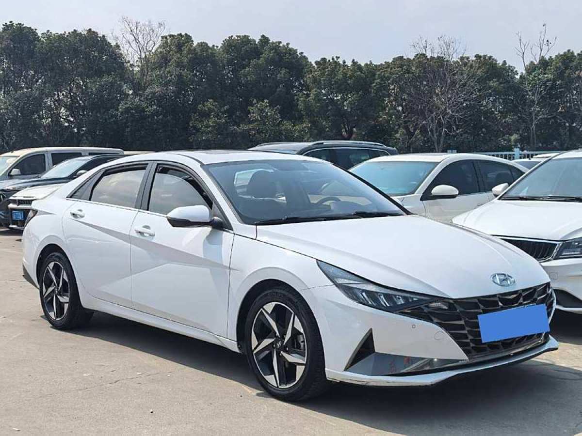 現(xiàn)代 伊蘭特  2021款 1.5L LUX尊貴版圖片