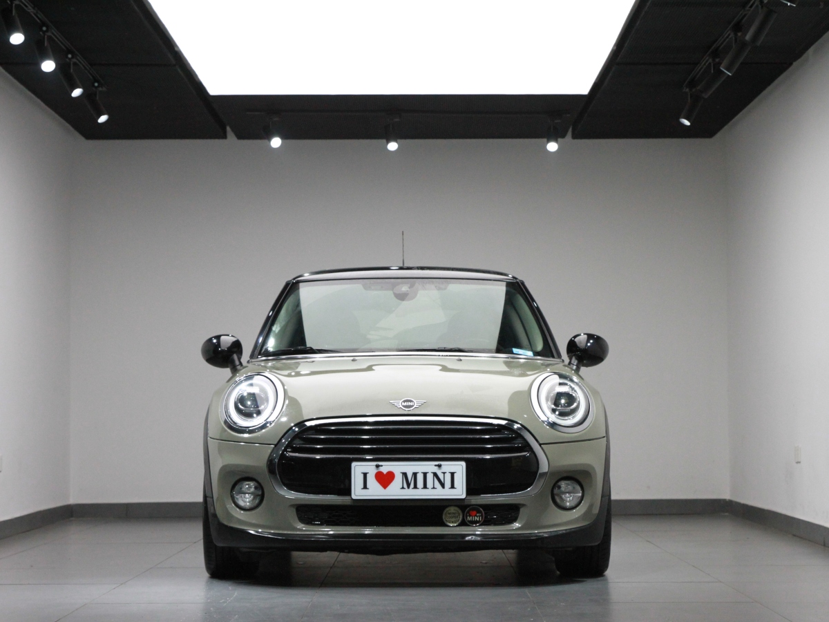 MINI COUNTRYMAN  2018款 1.5T COOPER 經(jīng)典派圖片