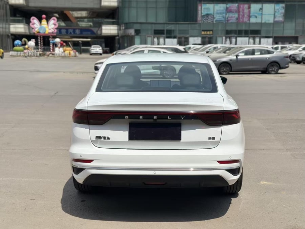 吉利 帝豪  2025款 第4代 1.5L CVT星耀版圖片