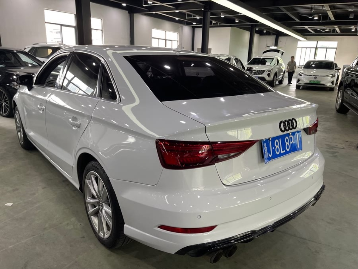 奧迪 奧迪A3  2018款 30周年年型 Limousine 35 TFSI 進(jìn)取型圖片