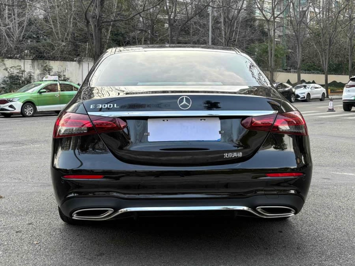 奔馳 奔馳E級  2022款 改款 E 300 L 運(yùn)動豪華型圖片