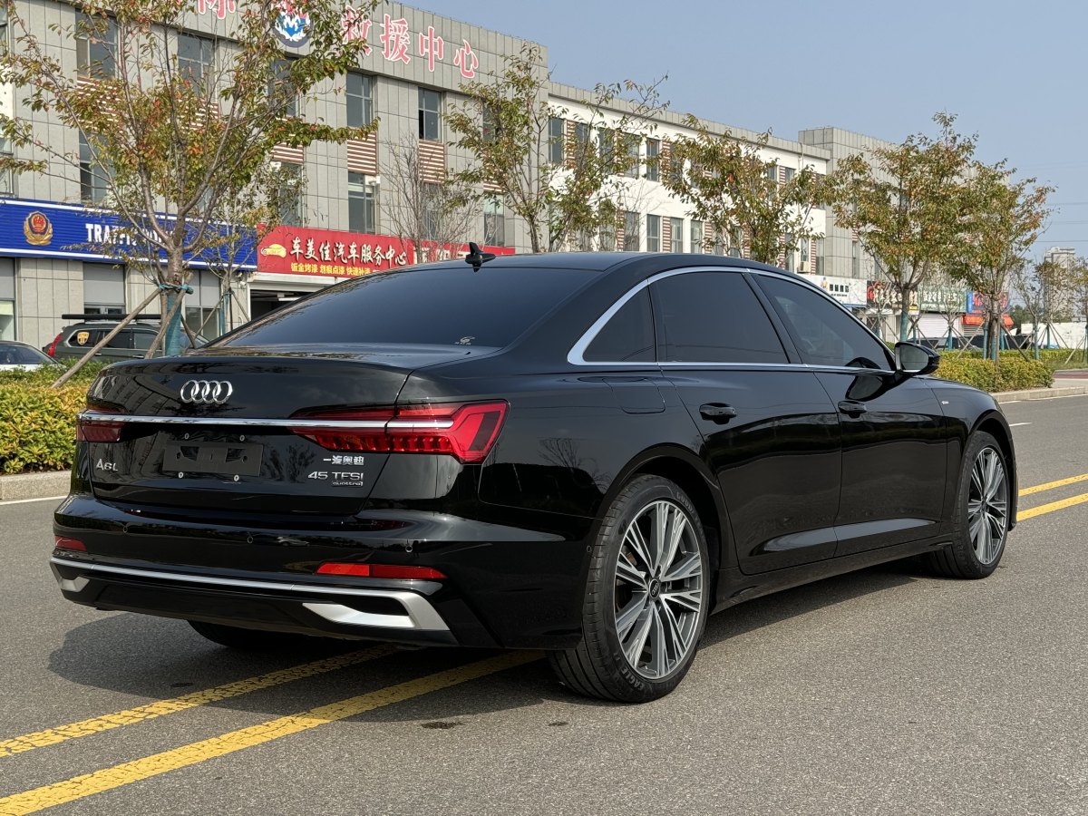 奧迪 奧迪A6L  2023款 改款 45 TFSI quattro 臻選動(dòng)感型圖片