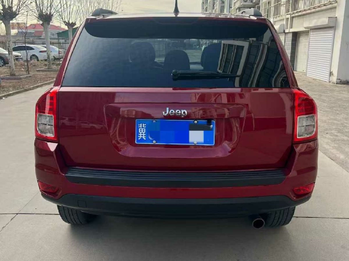 Jeep 指南者  2012款 2.0L 兩驅(qū)豪華版圖片