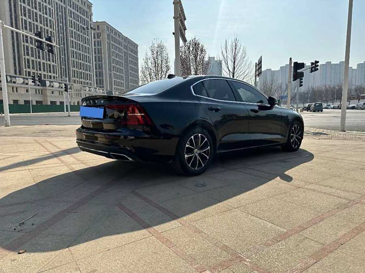 沃爾沃 S60L  2020款 T4 智逸豪華版圖片