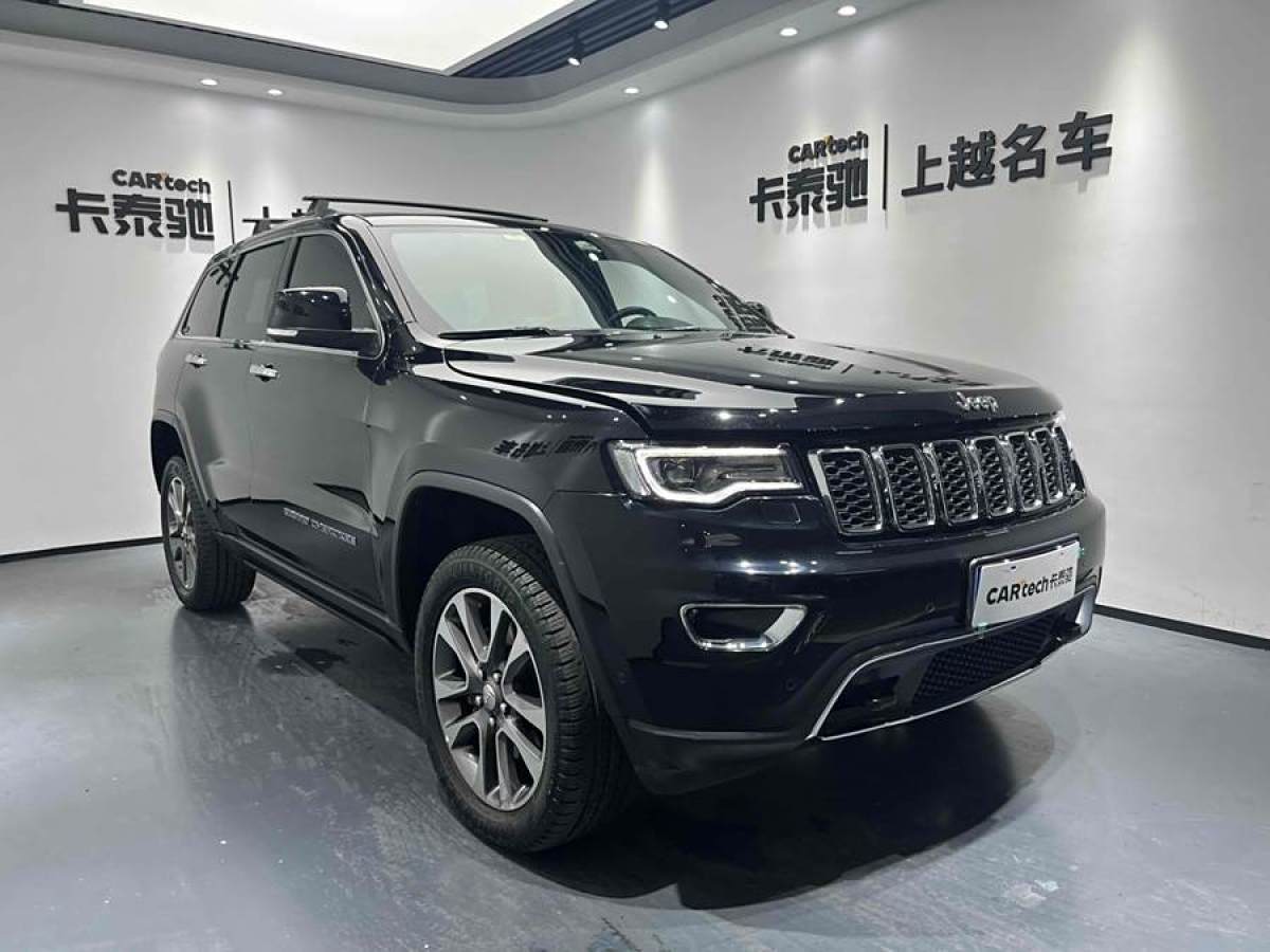 2019年7月Jeep 大切諾基  2017款 3.0L 精英導(dǎo)航版