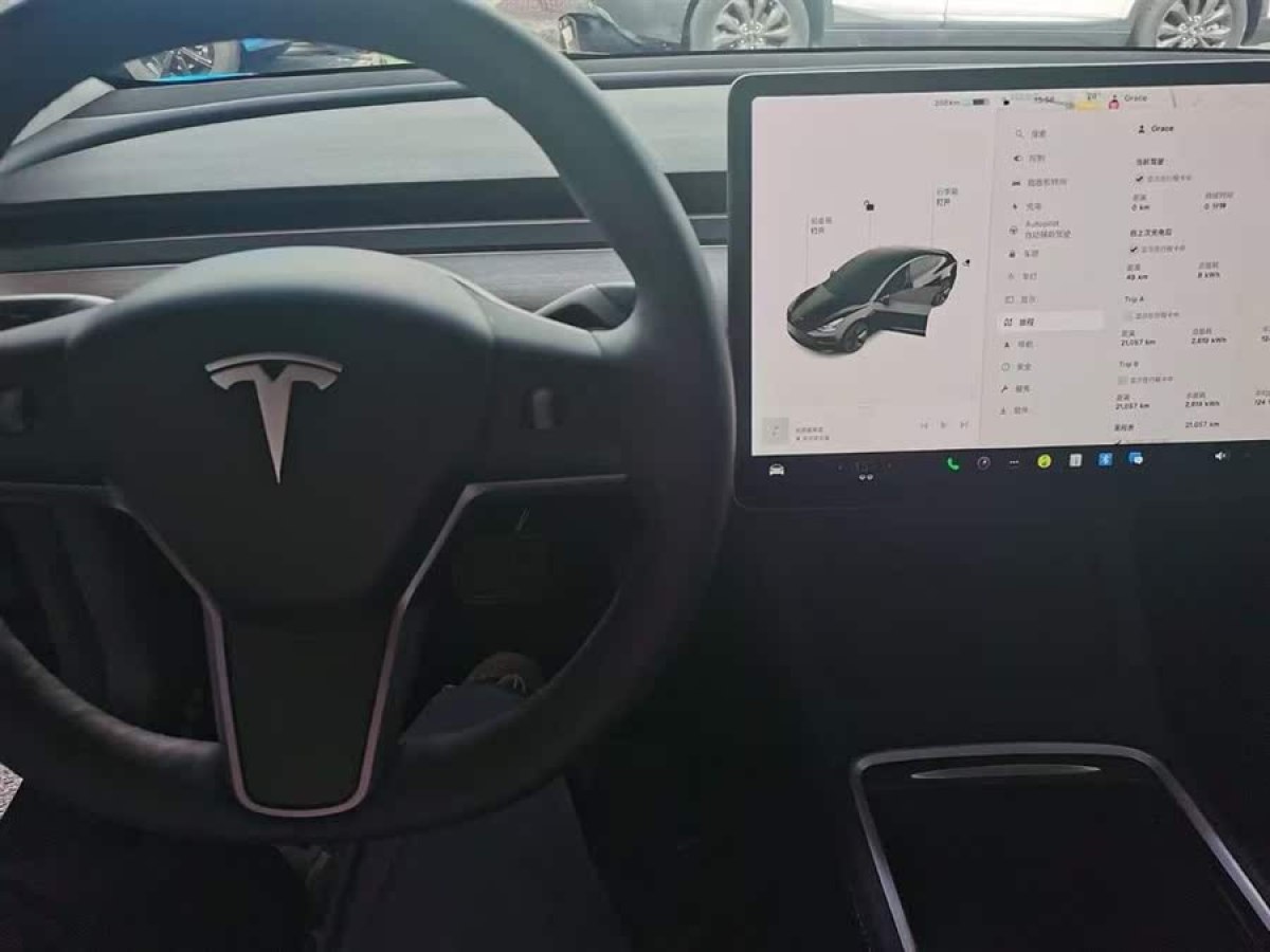 特斯拉 Model 3  2021款 改款 標(biāo)準(zhǔn)續(xù)航后驅(qū)升級版圖片
