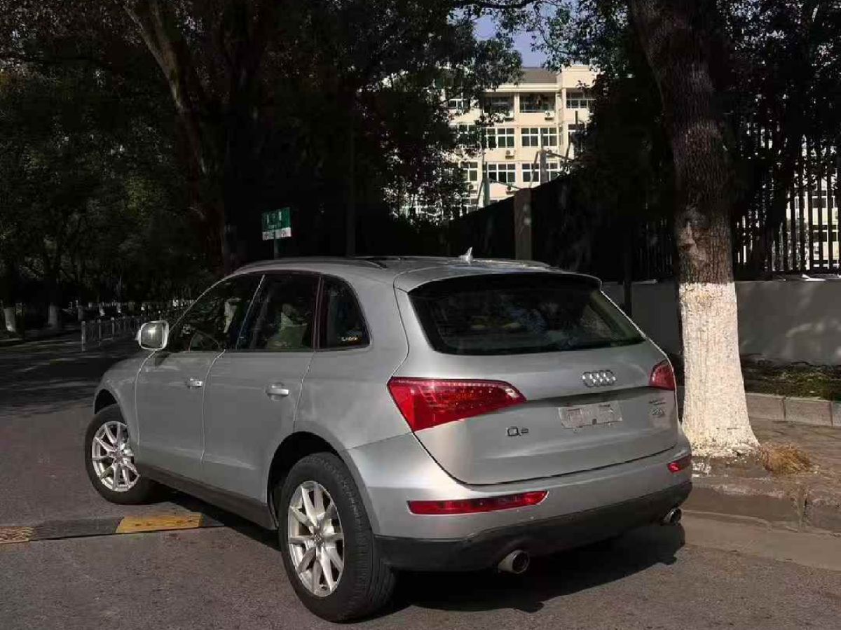 奧迪 奧迪Q5  2010款 Q5 2.0TSI 首發(fā)限量版運(yùn)動版圖片