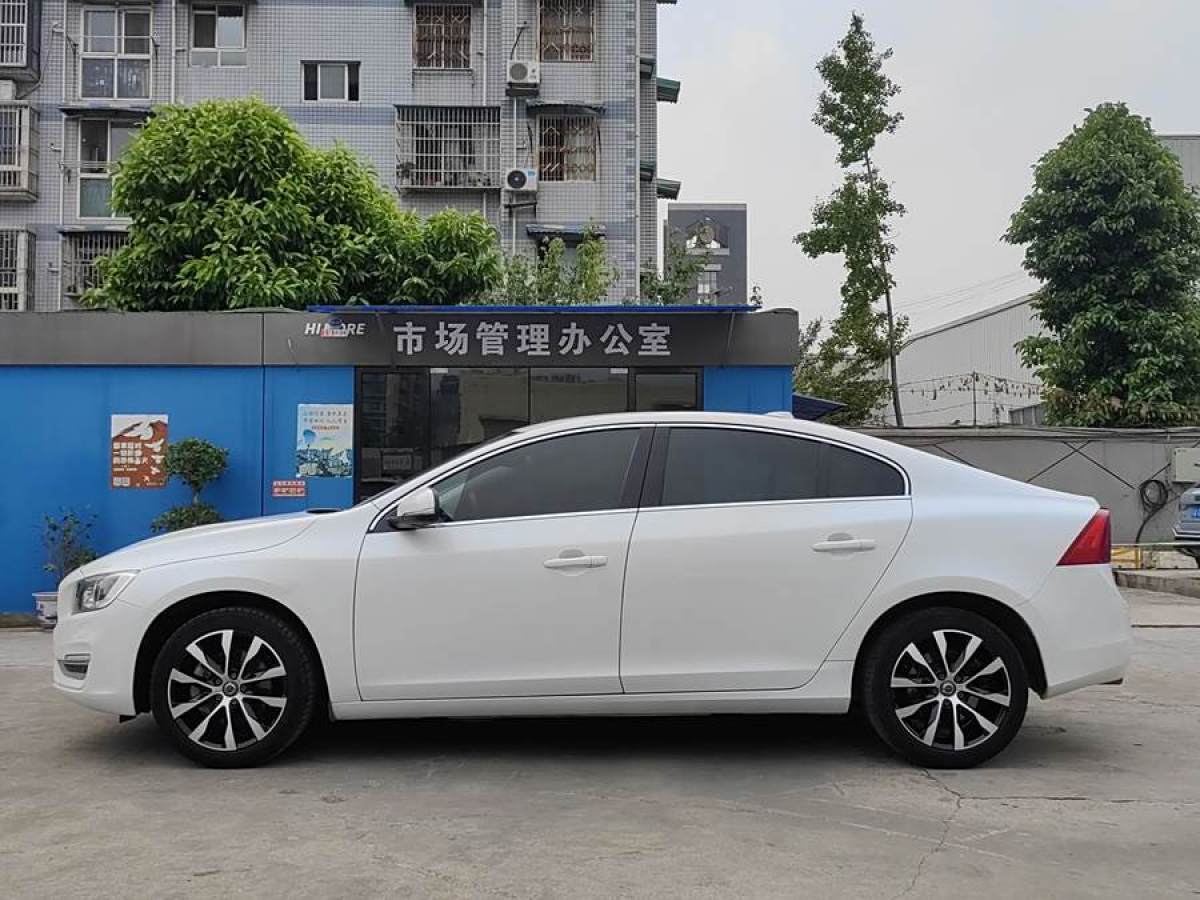 沃爾沃 S60L  2018款 T3 智進(jìn)進(jìn)取版圖片