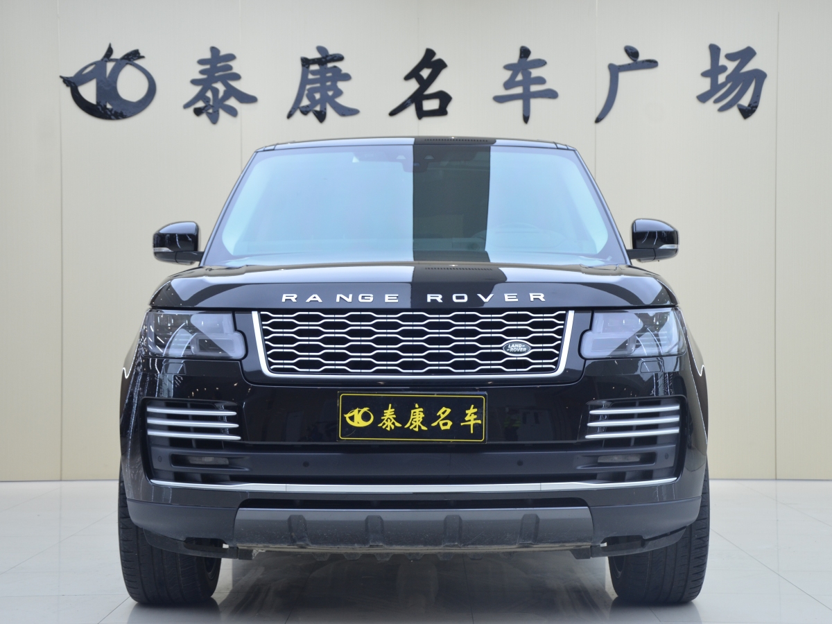 路虎 攬勝  2022款 3.0 L6 400PS 傳世加長(zhǎng)經(jīng)典版圖片