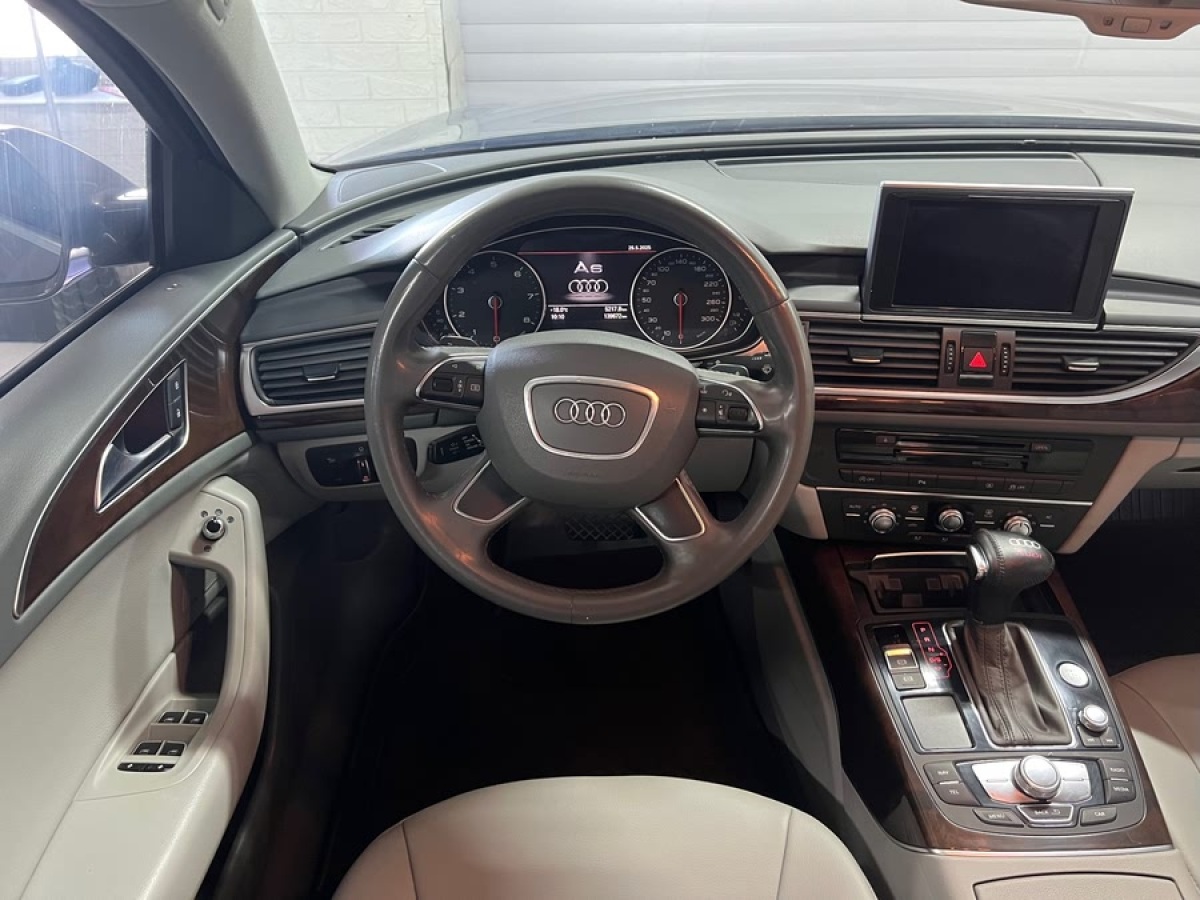 奧迪 奧迪A6L  2012款 TFSI 標(biāo)準(zhǔn)型圖片