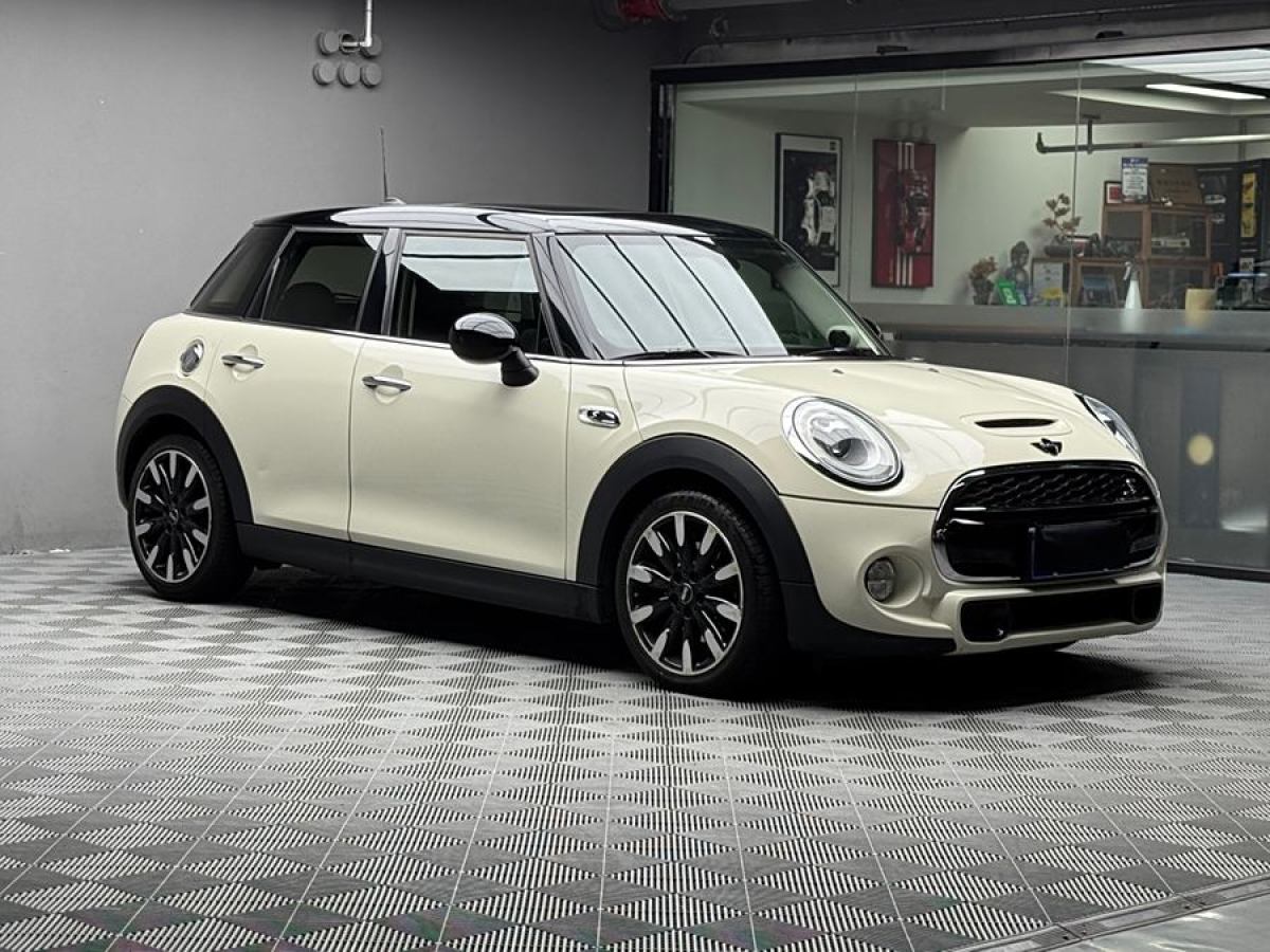 MINI MINI  2015款 2.0T COOPER S 五門版圖片